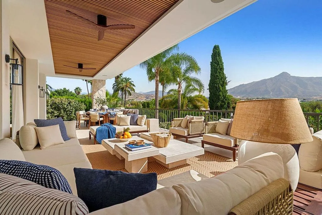 Terrass - Modern Villa with Pool in Nueva Andalucía