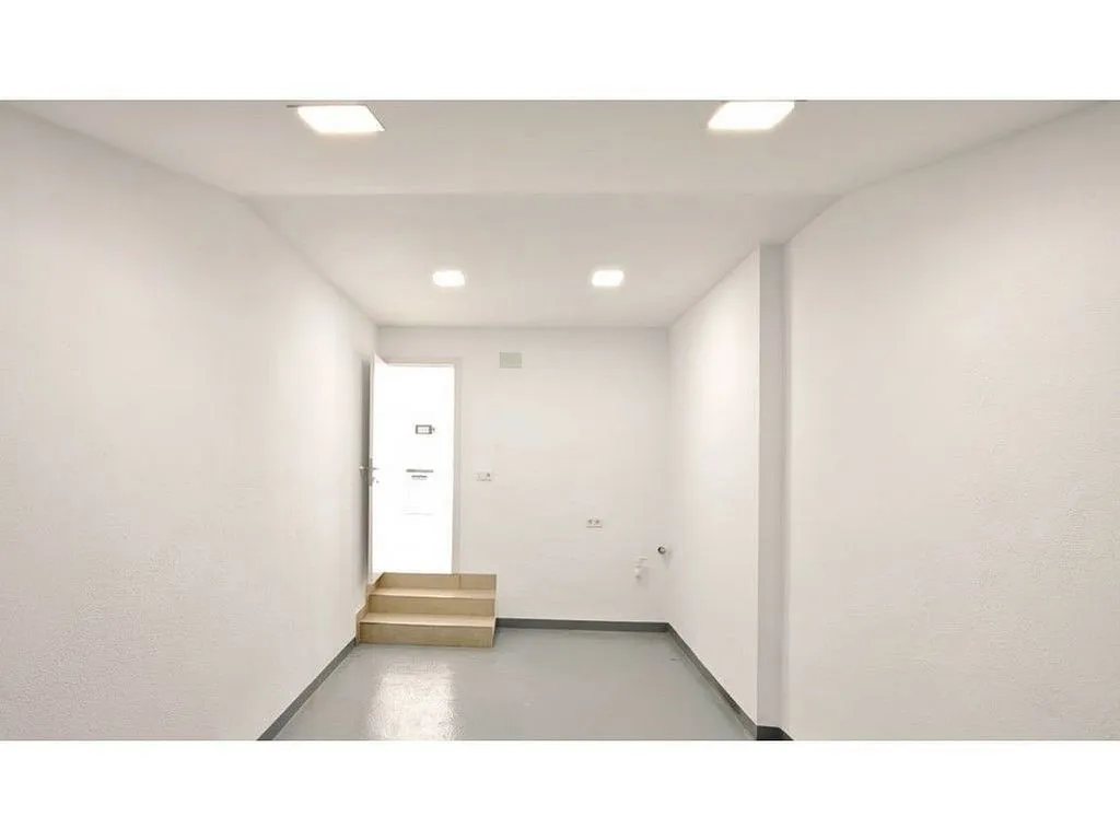 Hallway - Modernised Chalet with Pool in Empuriabrava