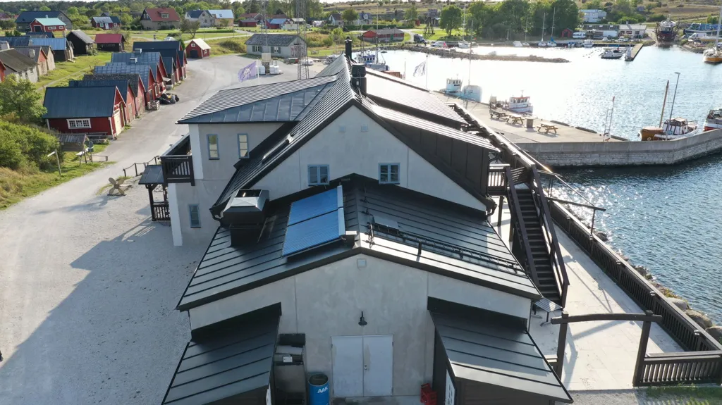 Õhuvaade - Commercial Property with Sea View in Herrvik