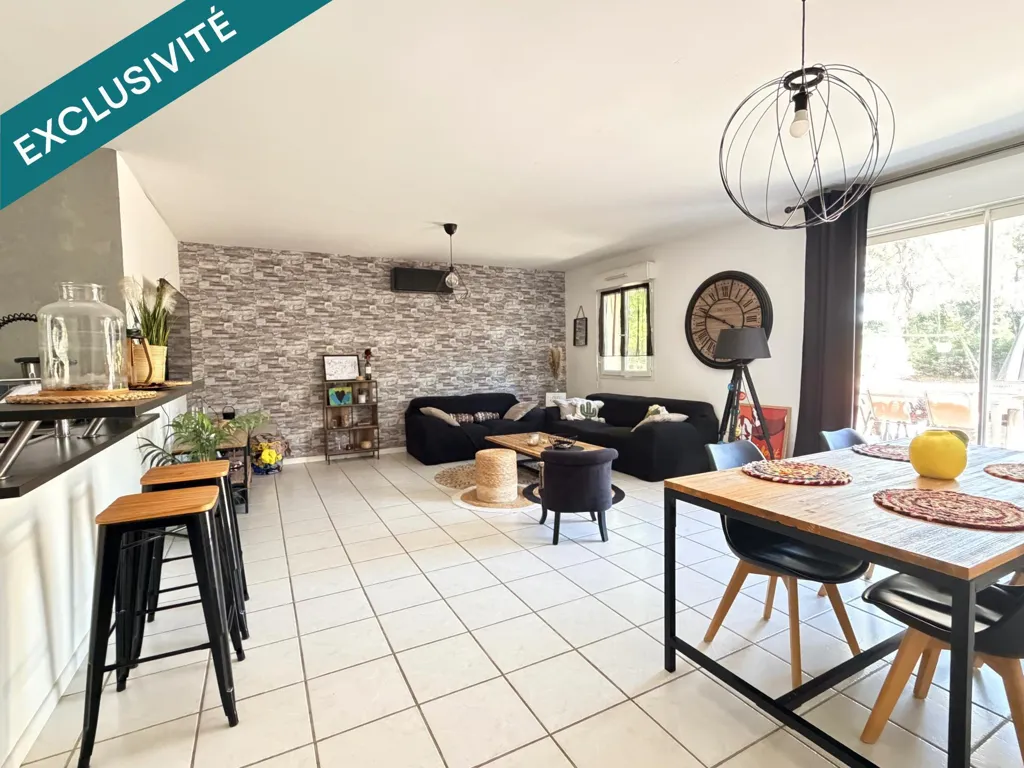 Sala da pranzo - 5-Piece House with Garden in Bussac-Forêt