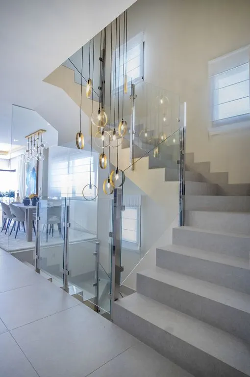 Toad - Beachfront Villa with Pool in Estepona
