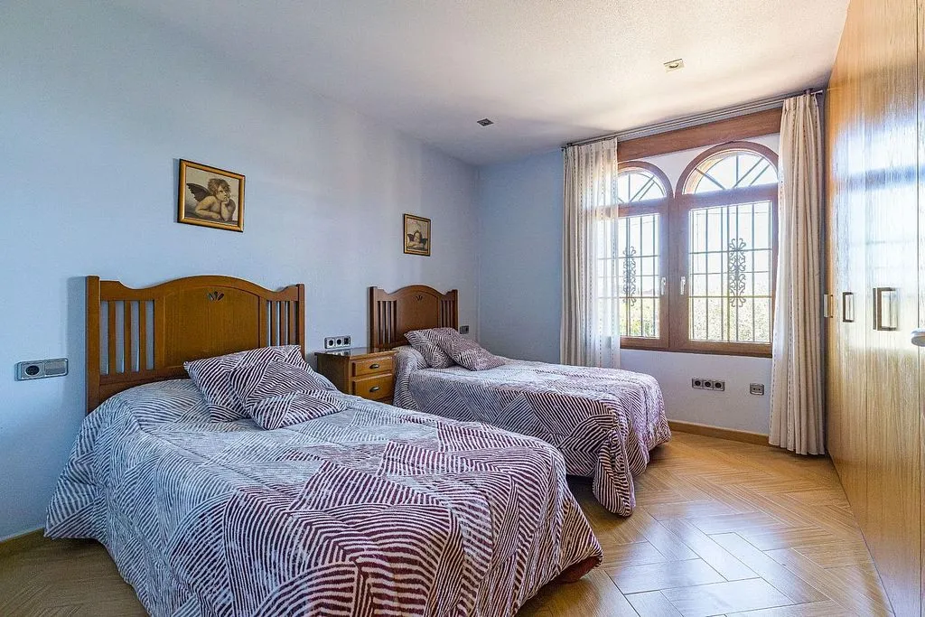 Bedrooms - Chalet with Andalusian Patio in Barriomar