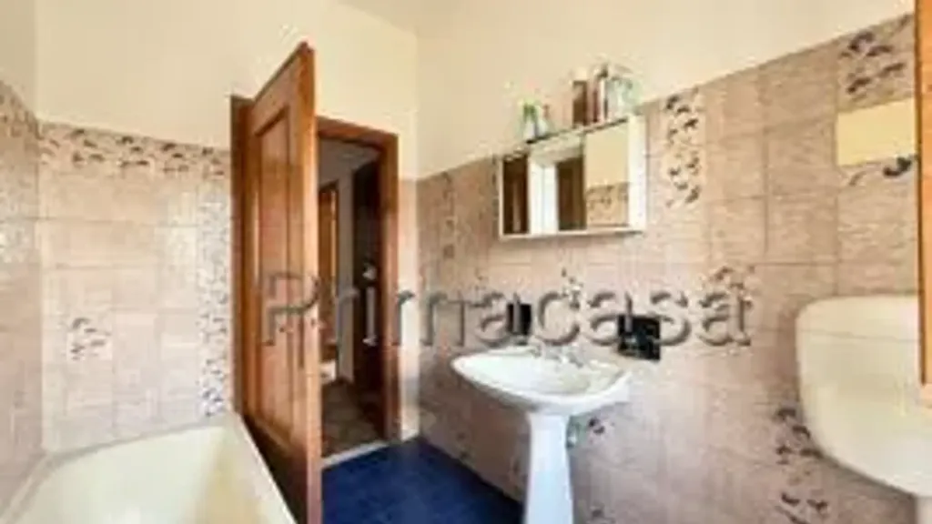 Salles de bain - Detached House with Garden in Legnago