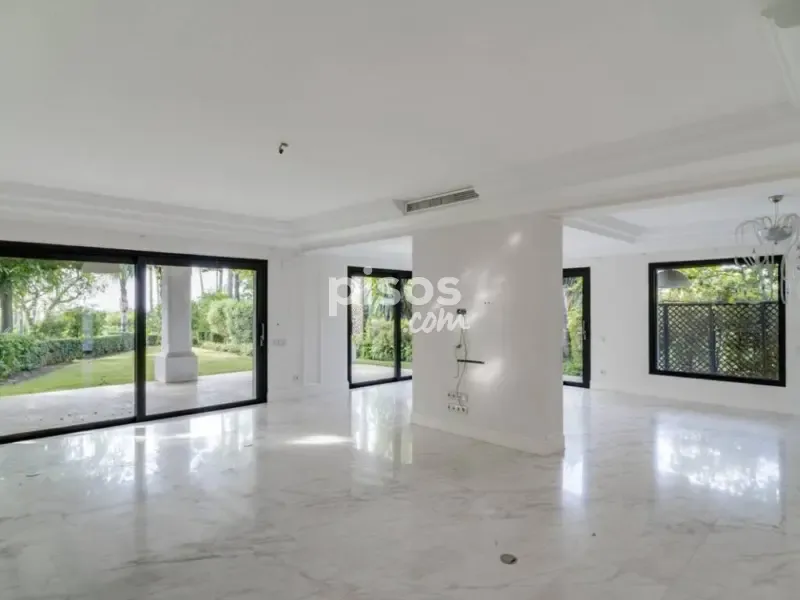Séjour - Luxury Villa with Communal Pools in Marbella