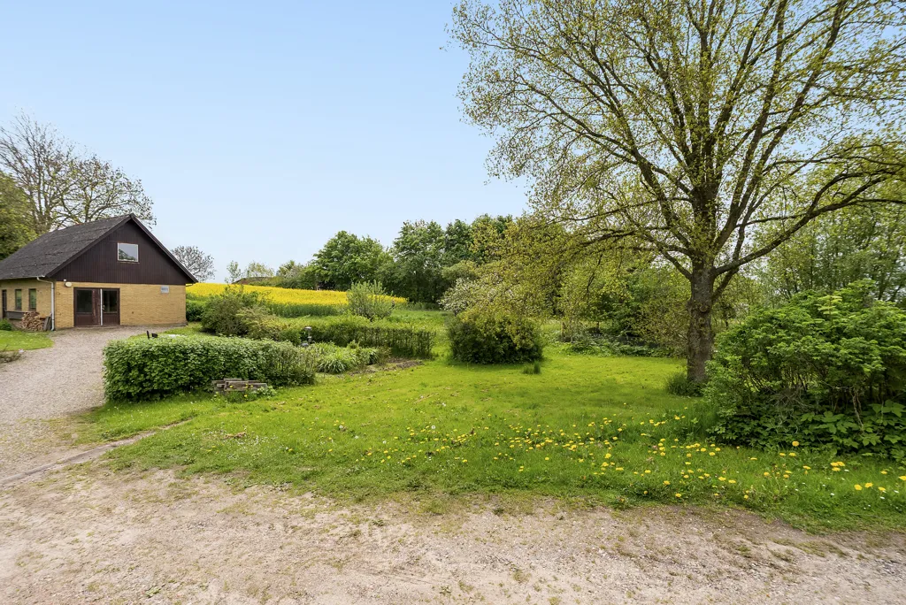 Jardin - Villa with Workshop in Stenstrup