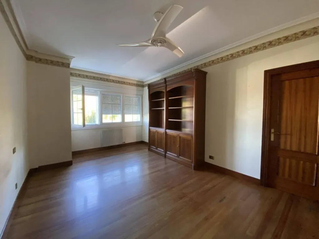 Elutuba - Semi-detached House with Pool in Loiu