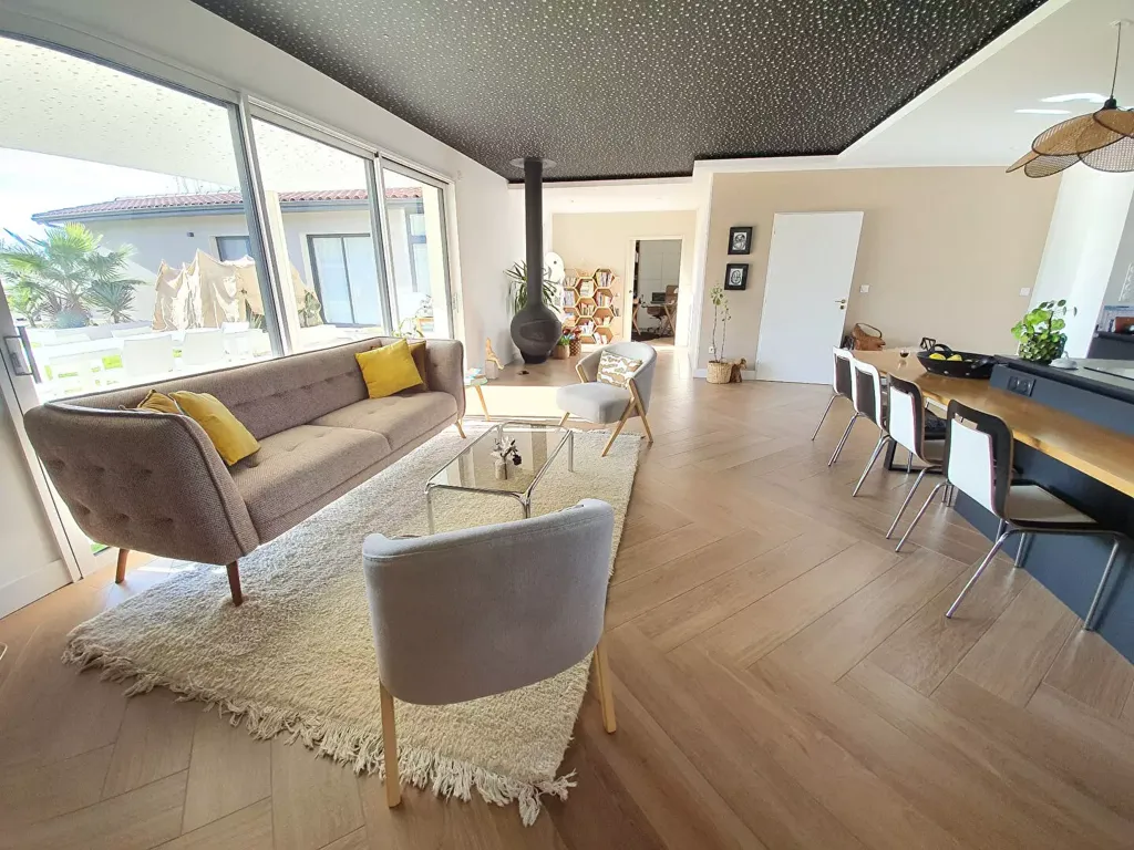 Séjour - Appartement de standing en rez-de-jardin avec terrasse
