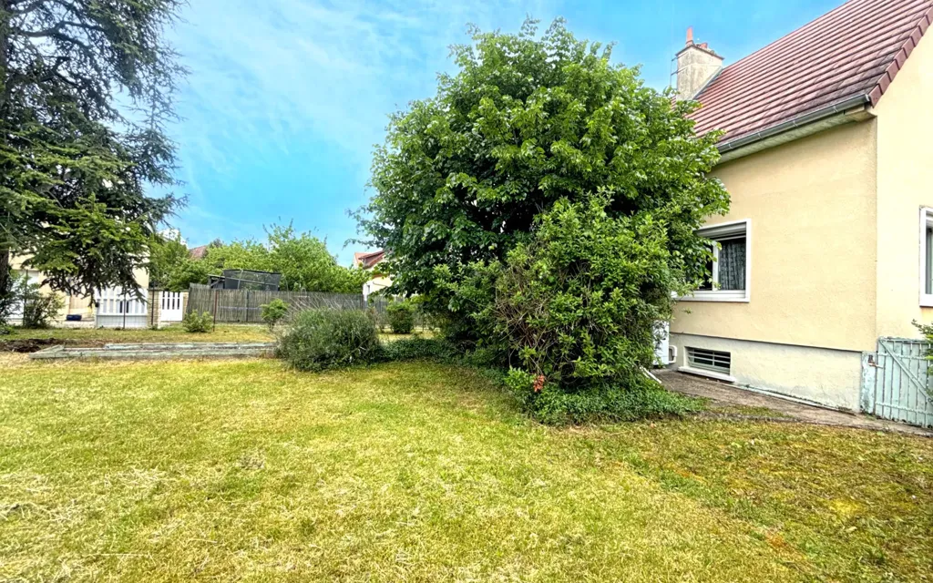 Garden - Individual House with Garden in Dijon South