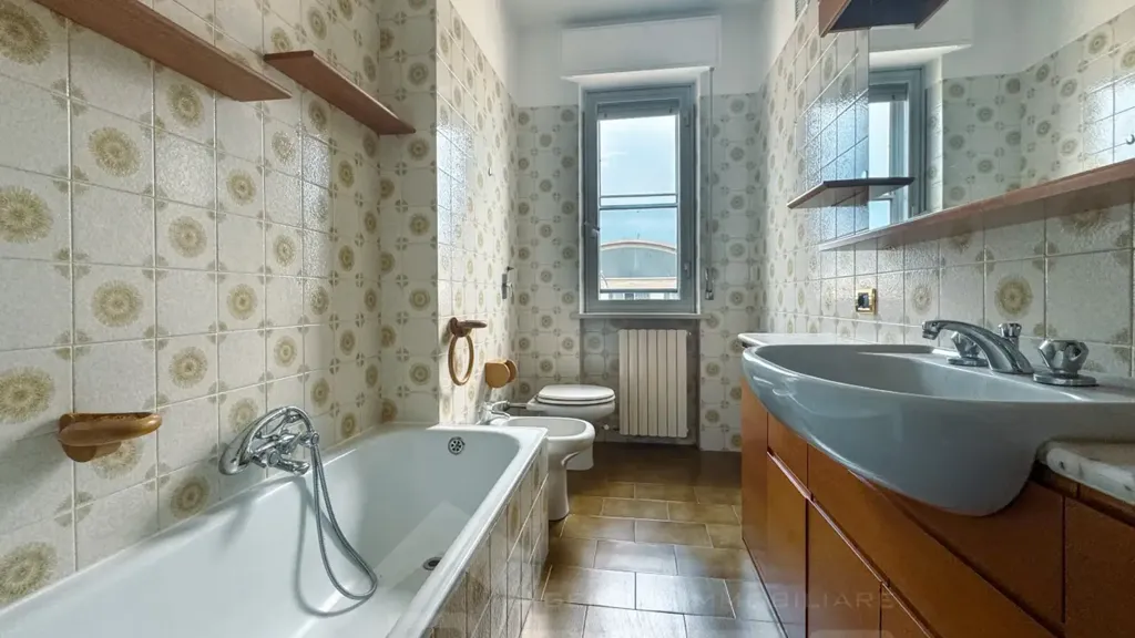 Salles de bain - Trilocale with Private Garden in Momo