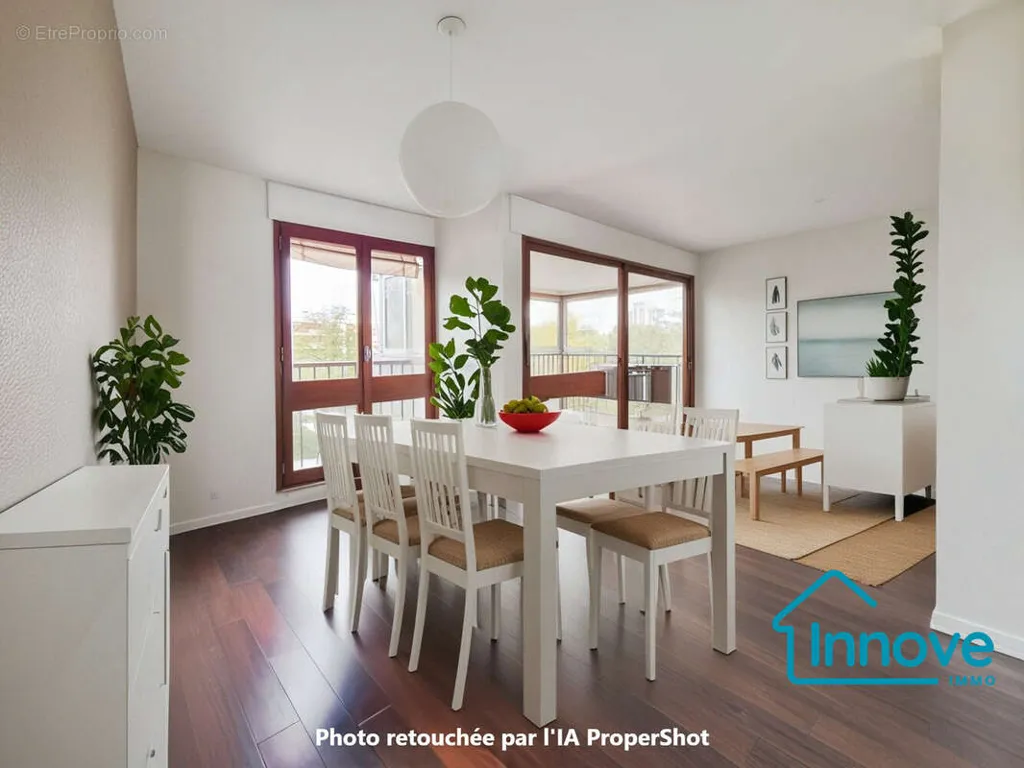 Dining Room - Luxury Flat with West View in Le Chesnay