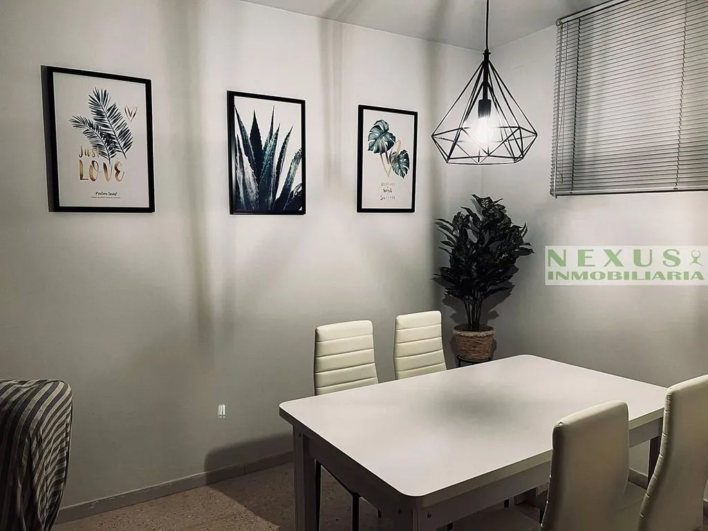 Söögituba - Bright Apartment with Garage in Old Town