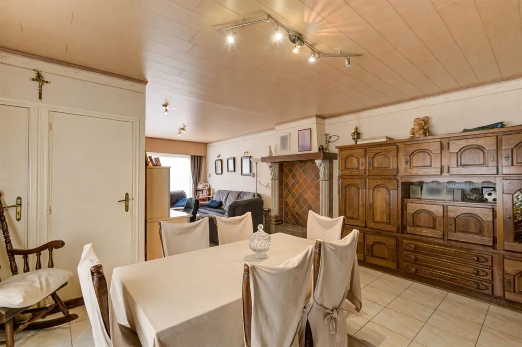 Söögituba - Renovatable House with Garden in Nijlen