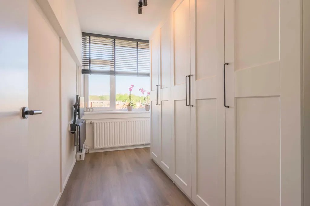 Toad - 4-Bedroom Apartment with Balcony in Katwijk