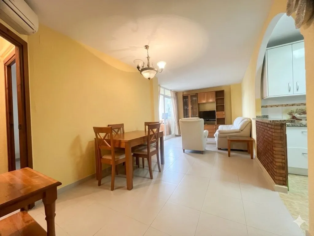Salle à manger - Flat with Terrace in La Carihuela, Torremolinos