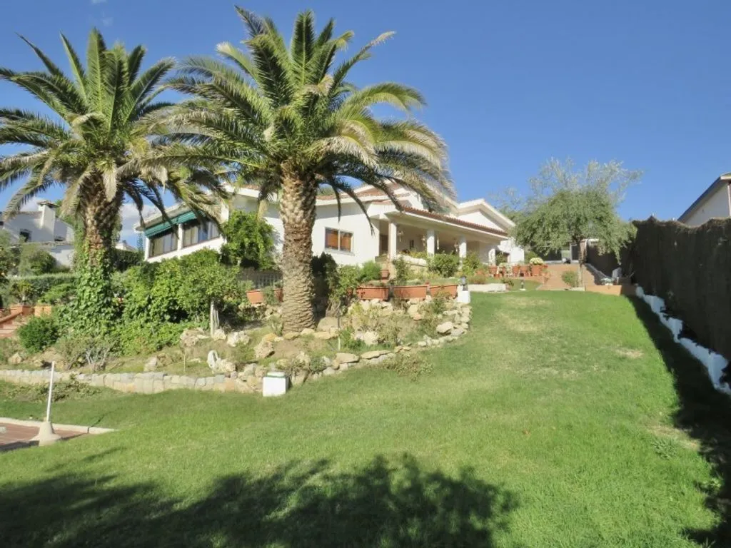 Jardin - Luxury House with South-Facing Views in Algete