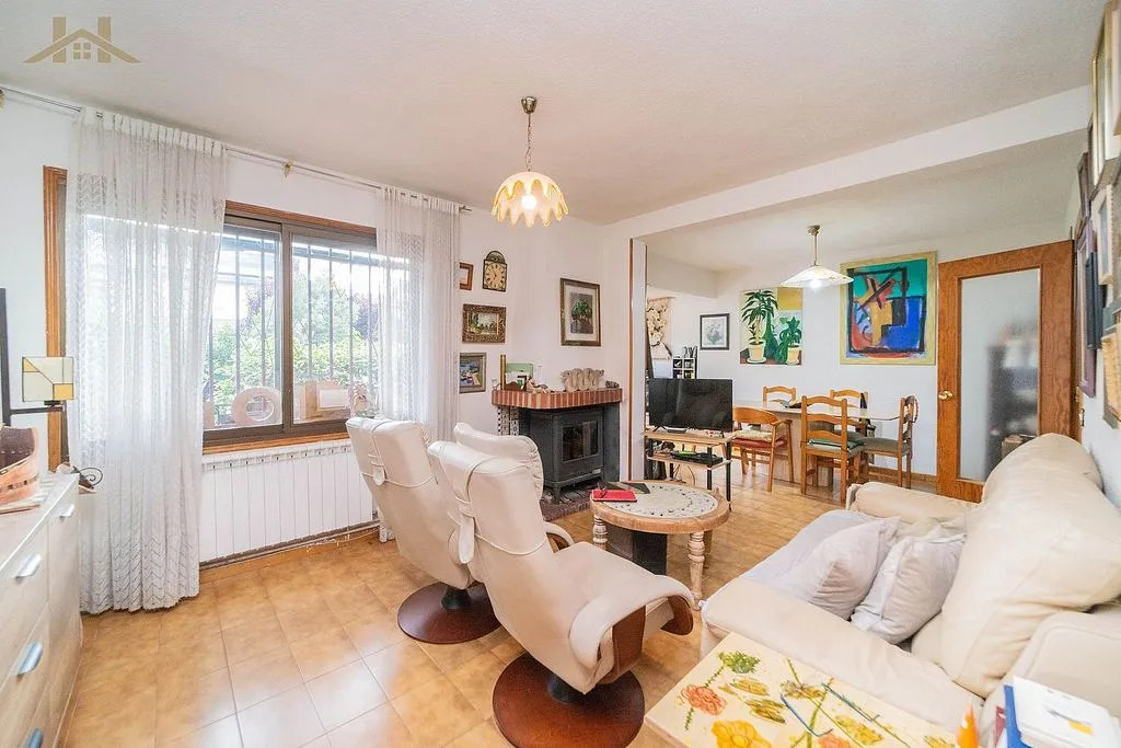 Séjour - Corner Semi-detached with Pool in Dehesa – El Soto