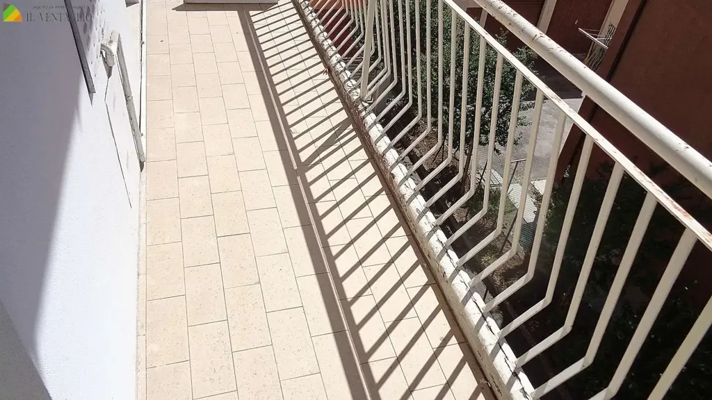 Balcony - Rustic-Style Flat with Balcony in Sassuolo