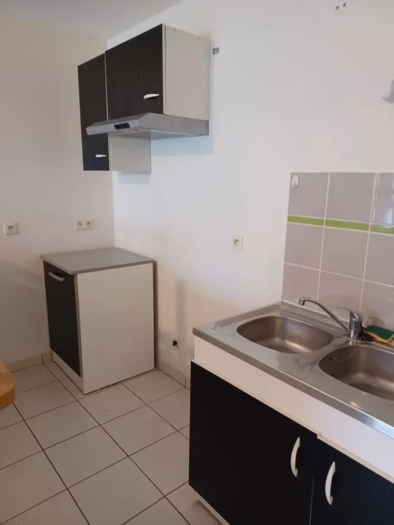 Cuisine - Appartement 2 Pièces avec Parking à Eure