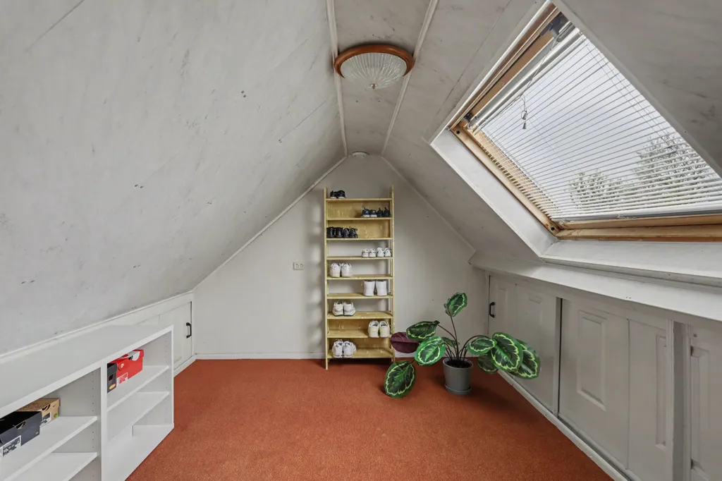 Rooms - Two-Storey House with Garden in Almelo