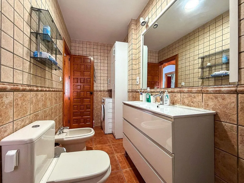 Vannitoad - Ground Floor Flat with Patio in Granada Centre