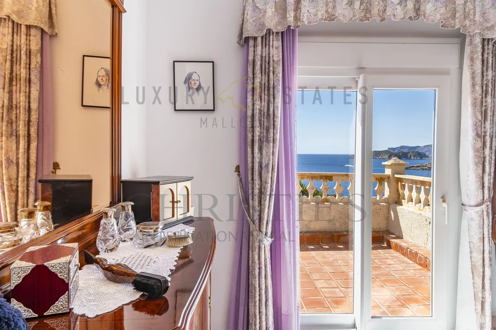 Magamistoad - Seafront Villa with Marina Views in Port Adriano