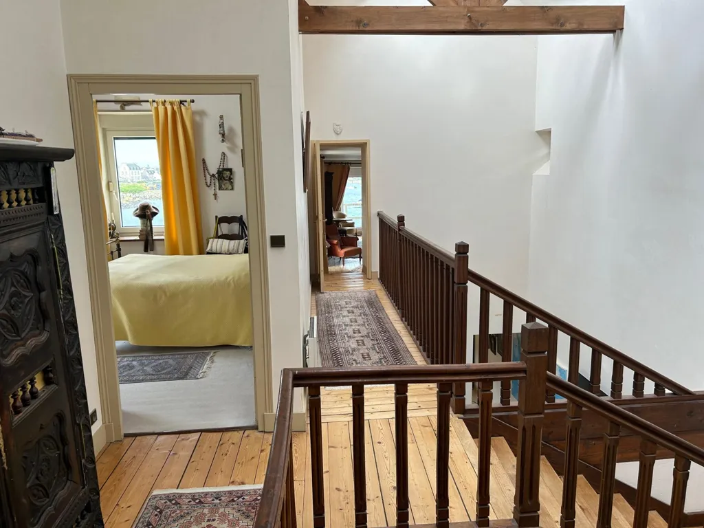 Rooms - Architectural House with Sea View in Roscoff