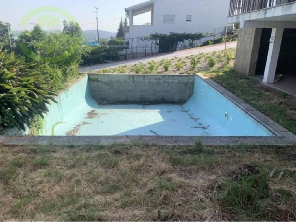 Piscine - Luxury House with Generous Space in Guimarães