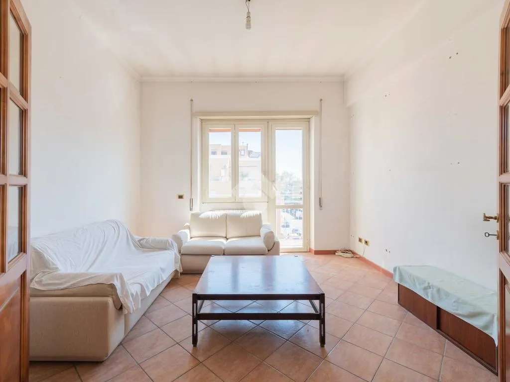 Soggiorno - Apartment with Panoramic Balcony in Rome