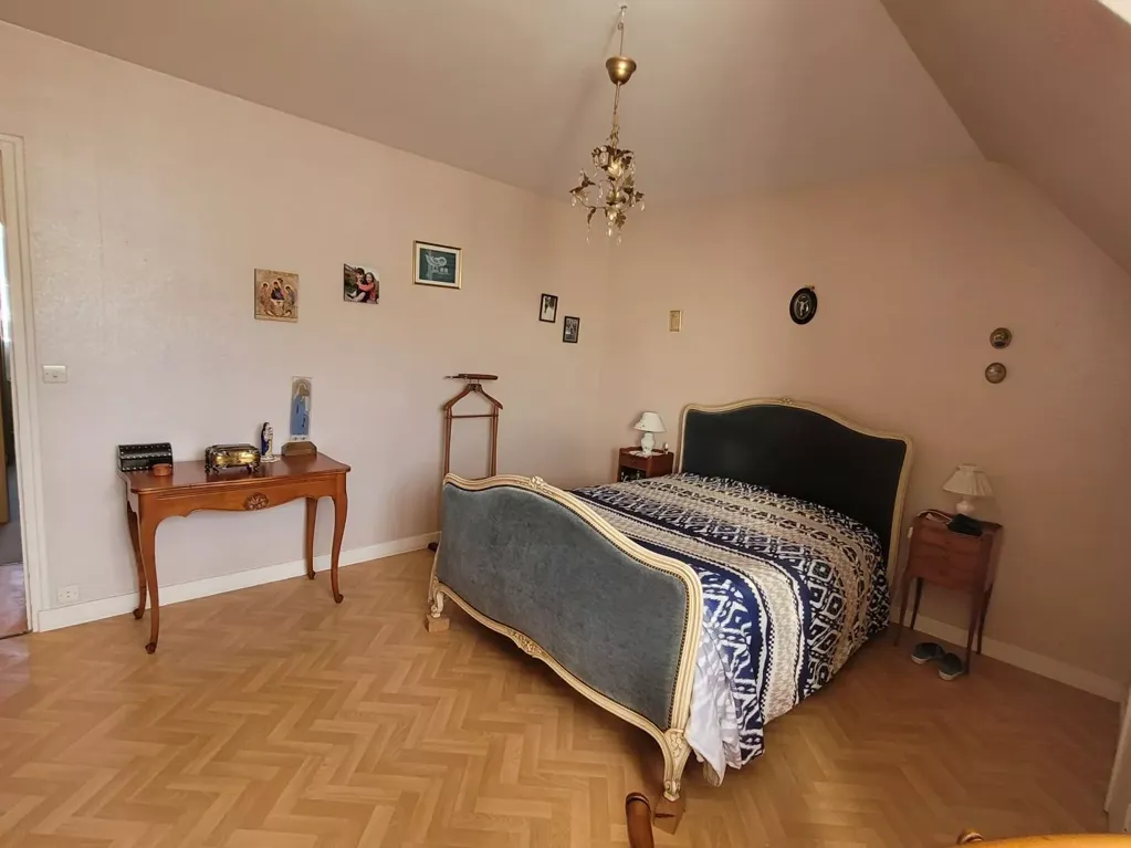 Magamistoad - House with Sea View in Quiet District