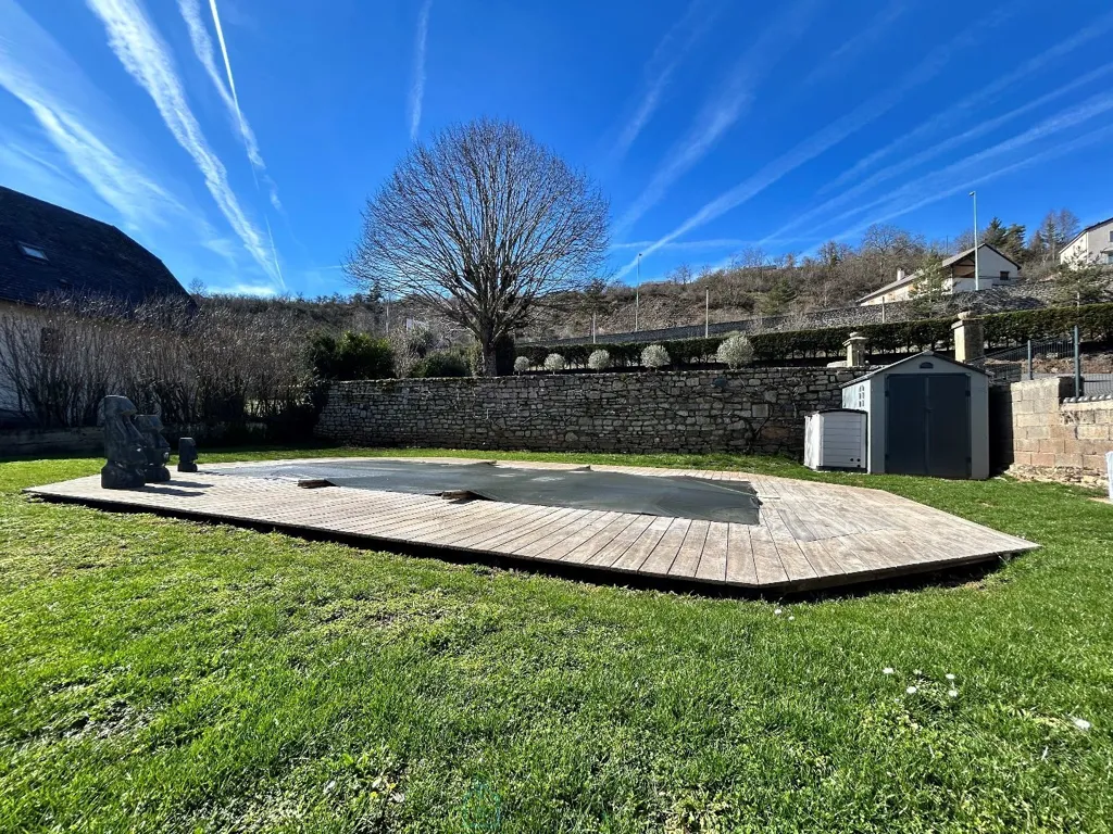 Jardin - Propriété avec Piscine et Jardin au Cœur de la Lozère