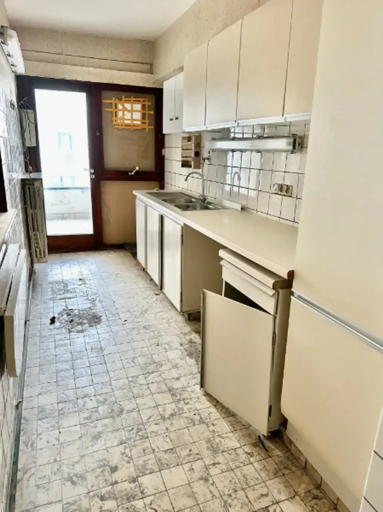 Cuisine - Appartement à Rénover avec Terrasse à Bruxelles