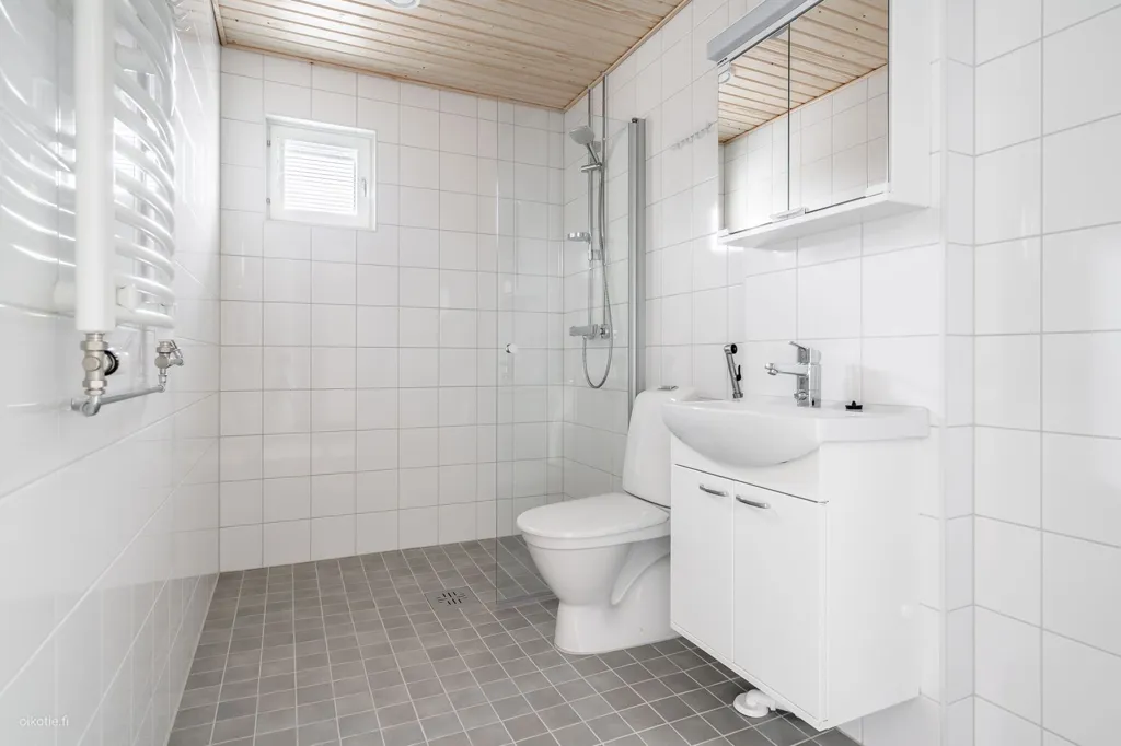 Vannitoad - Modern Flat with Balcony in Espoo Nöykkiö