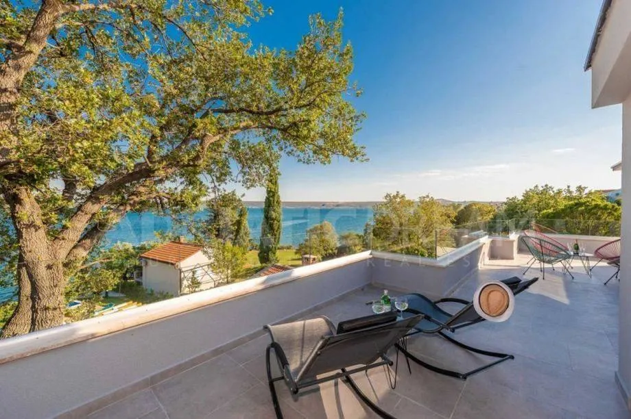 Terrazza - Luxury Beachfront Villa in Posedarje