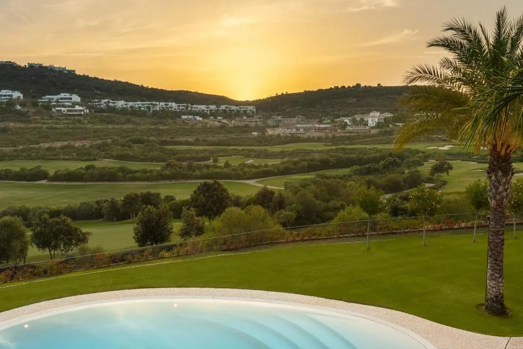 Piscina - Contemporary Villa with Pool in Estepona