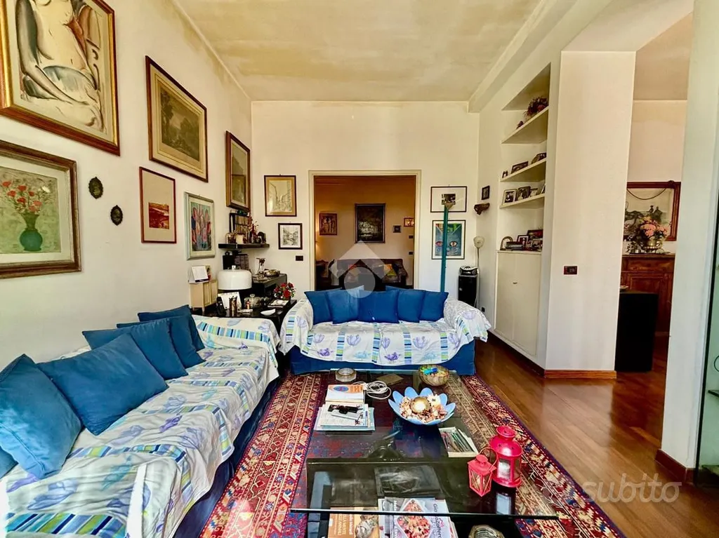 Elutuba - Spacious Apartment with Balcony in Florence