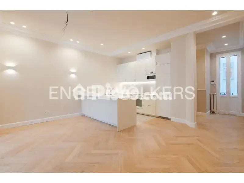 Cocina - Fully Renovated Apartment with Balcony in Justicia