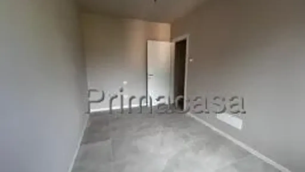 Pièces - New Four-Bedroom Apartment with Parking in Prevalle