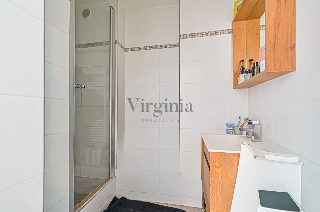 Vannitoad - Fourth Floor Flat with Double Exposure in Charenton Le Pont