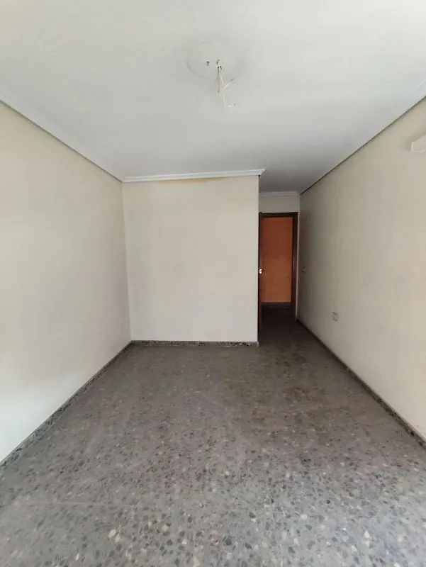 Pièces - Apartment with Large Windows in Nules