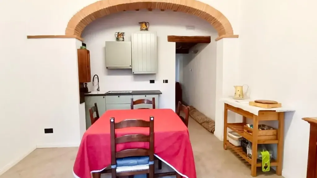Söögituba - Rustic-Style Flat with Private Garden in Empoli