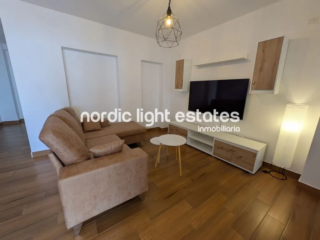 Elutuba - Ground Floor Flat with Patio in Nerja Centre