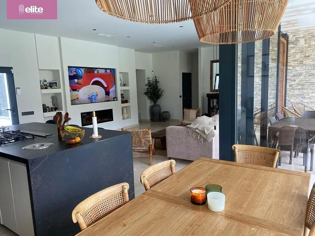 Salle à manger - Single-Storey Chalet with Pool in El Juncal