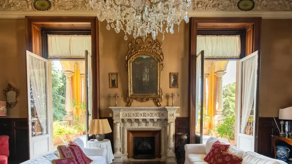 Séjour - Noble Apartment with Private Chapel in Genoa