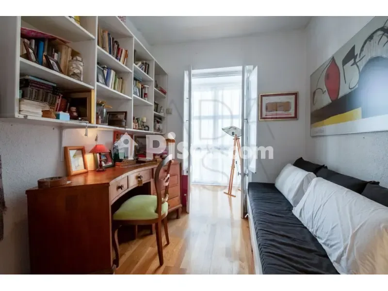 Bureau - Apartment with Architectural Charm in Puerto Chico, Santander