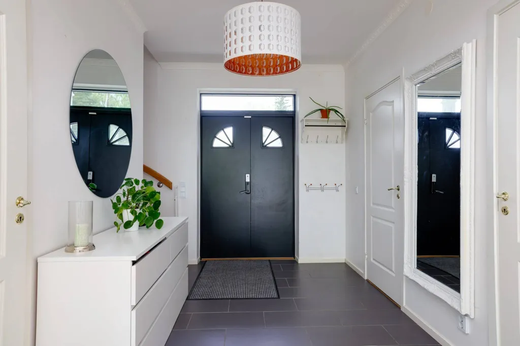 Esik - Allmogestyle Villa with Pool in Yxstabacken