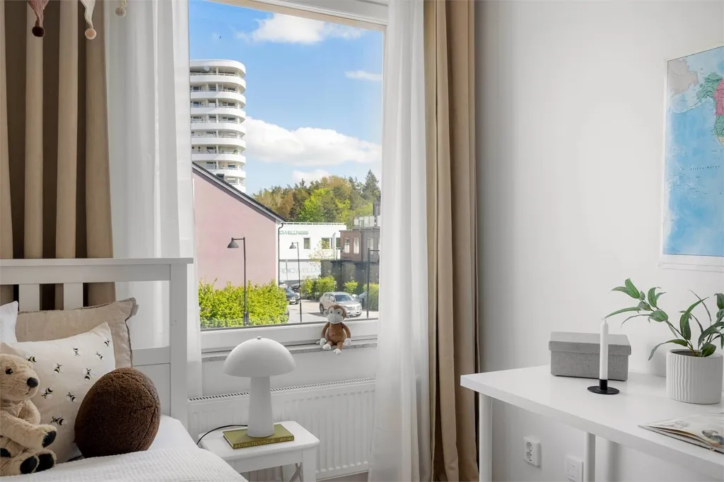 Magamistoad - Modern Apartment with Large Balcony in Vällingby