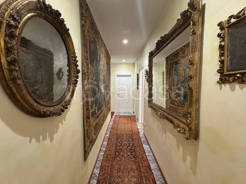 hallway_entrance