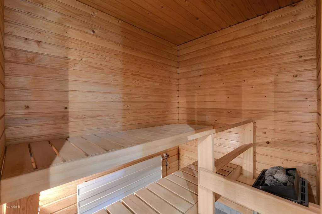 Toad - Apartment with Enclosed Balcony in Myyrmäki