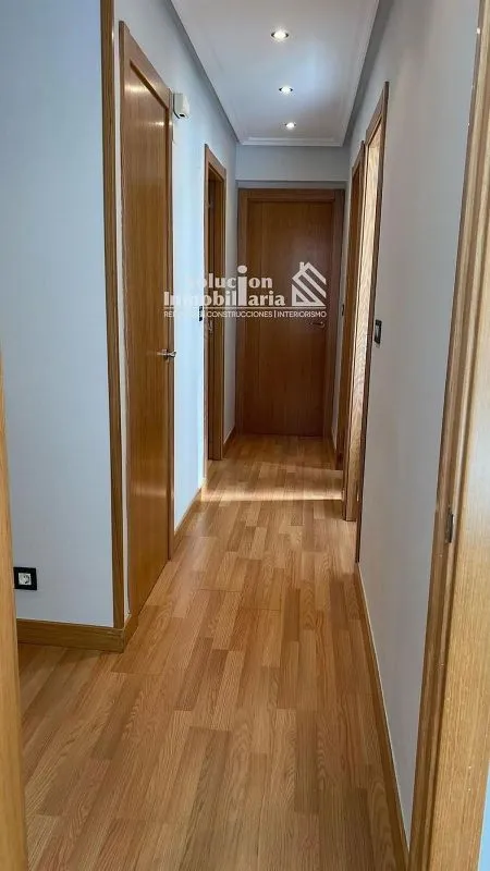 Esik - Student Flat with Terrace in Garrido Sur