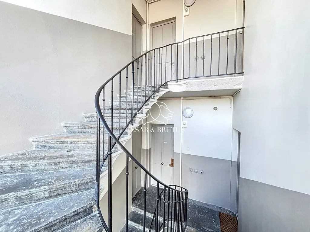 Pièces - Appartement avec Potentiel d'Optimisation à Pierre-Bénite